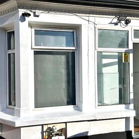 Southall Suites By Gh Stays Eksteriør billede