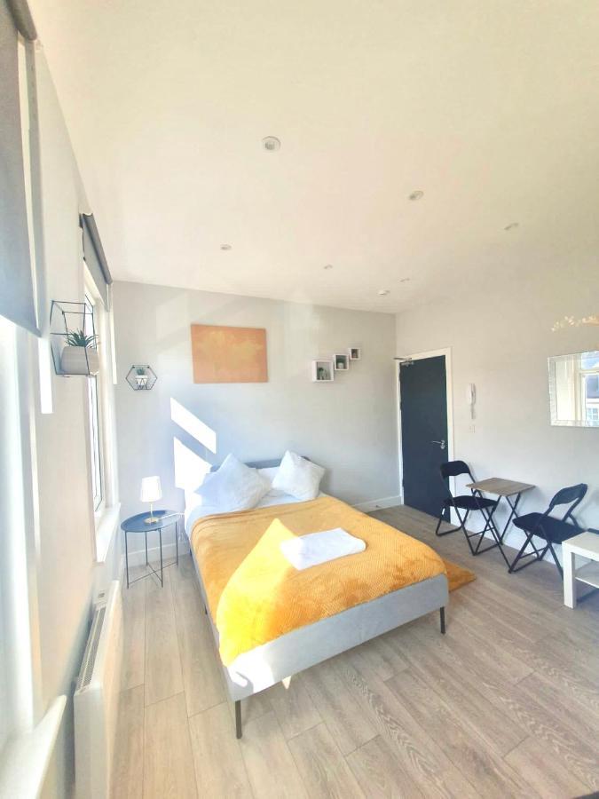 Southall Suites By Gh Stays Eksteriør billede