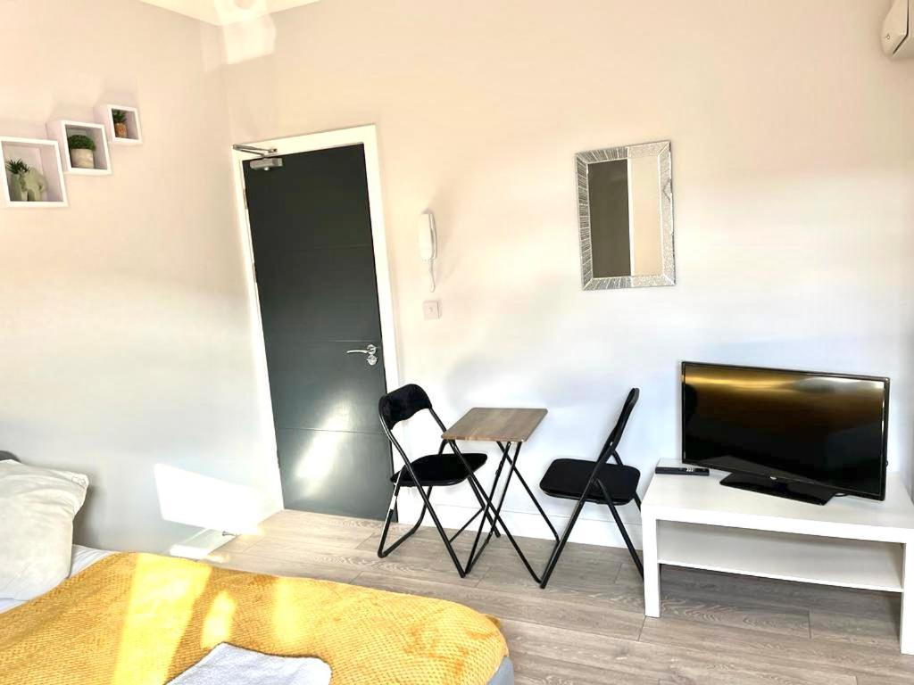 Southall Suites By Gh Stays Eksteriør billede